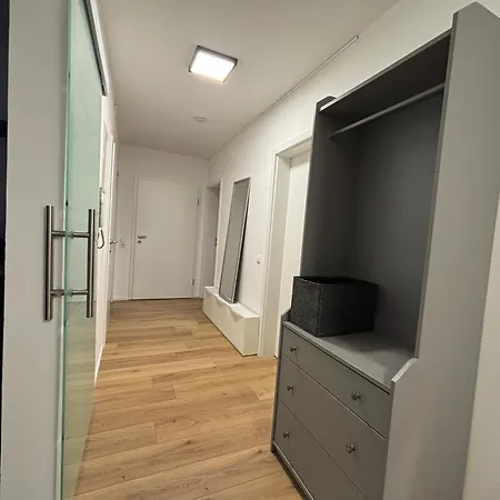 Simplex In Apartment *
